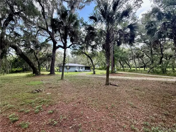 271 Hudson Street, Inglis, FL 34449