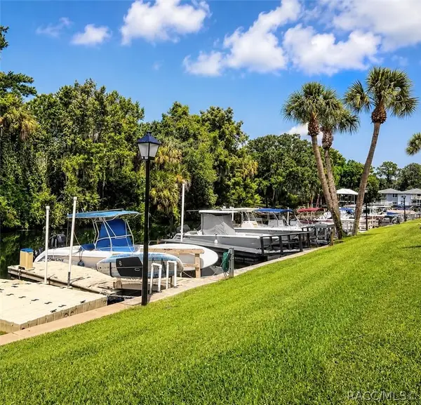 65 Beach Lane N #N, Crystal River, FL 34429