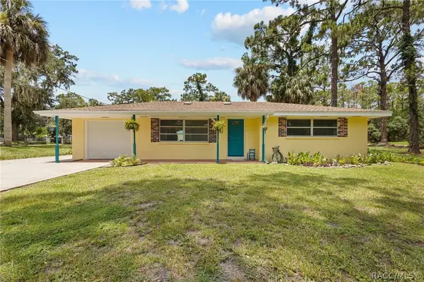 6 Hickory Avenue, Yankeetown, FL 34498