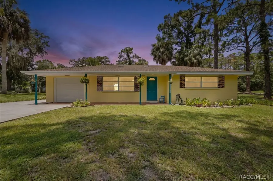 6 Hickory Avenue, Yankeetown, FL 34498 - #3