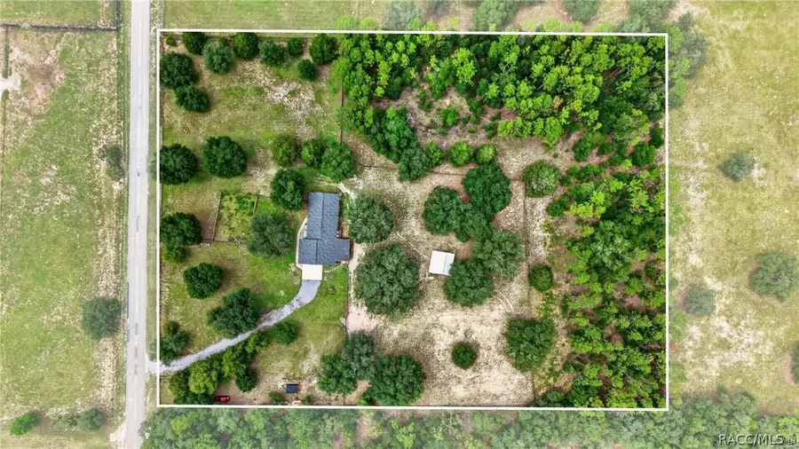 11281 N Circle M Avenue, Dunnellon, FL 34433 - #2