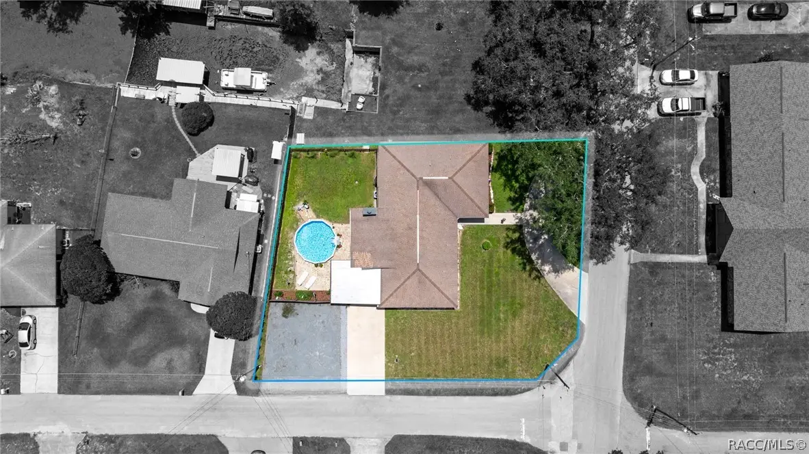 1351 Cr 482n, Lake Panasoffkee, FL 33538 - #1