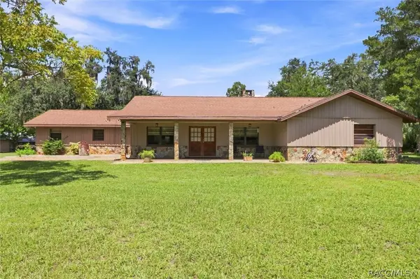 10265 W Springtree Lane, Crystal River, FL 34428