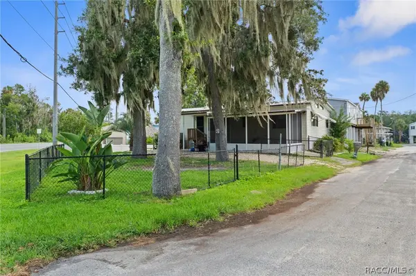 10267 W Hadley Court, Homosassa, FL 34448