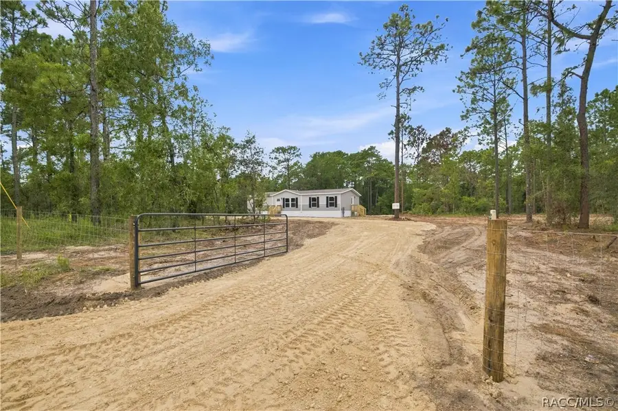 2250 SE 141 Avenue, Morriston, FL 32668 - #2