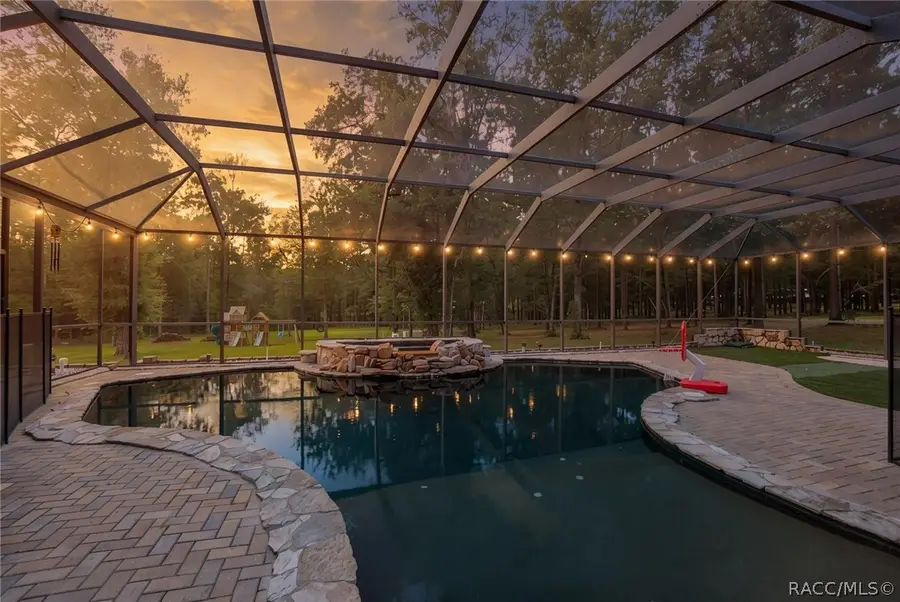 9810 S Berkshire Avenue, Inverness, FL 34452 - #2