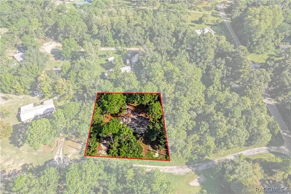 8181 W Tracy Court, Homosassa, FL 34448