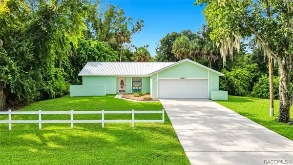 8422 W Bradshaw Street, Homosassa, FL 34448