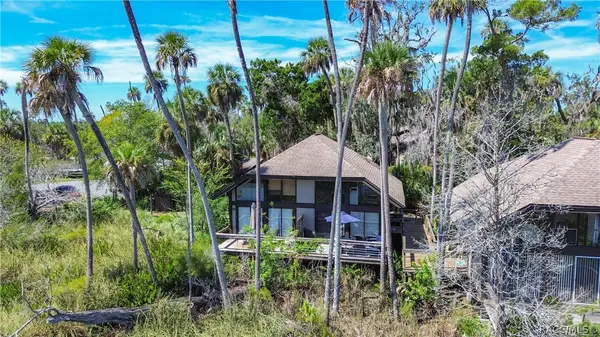 2647 N Seabreeze Point, Crystal River, FL 34429