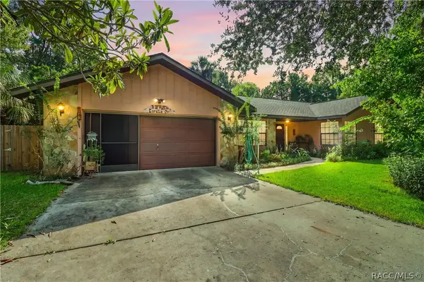 32 Palm Circle Drive, Inglis, FL 34449