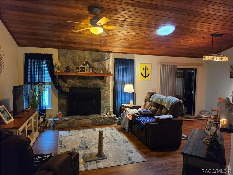 413 N Pompeo Avenue, Crystal River, FL 34429 - #2