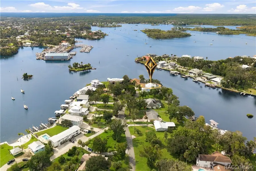 414 NW 8th Avenue, Crystal River, FL 34428 - #2