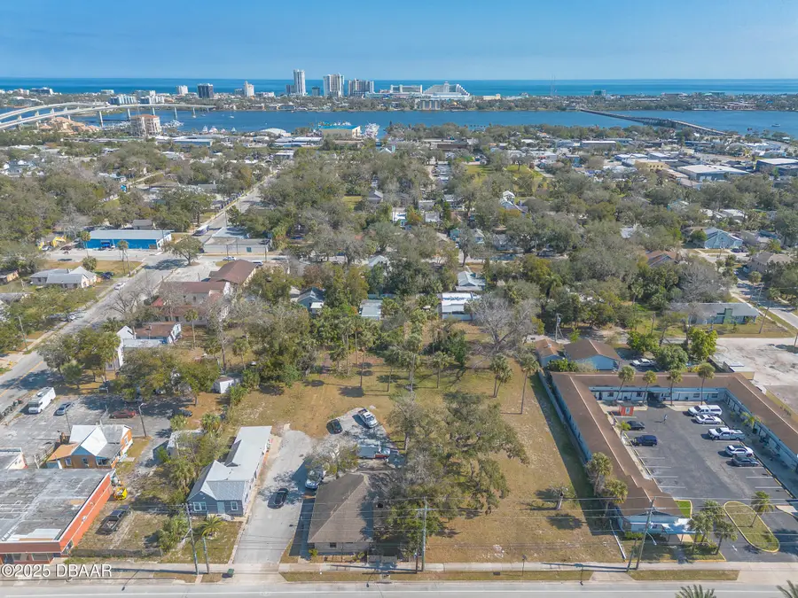 629 N Ridgewood Avenue, Daytona Beach, FL 32114 - #2