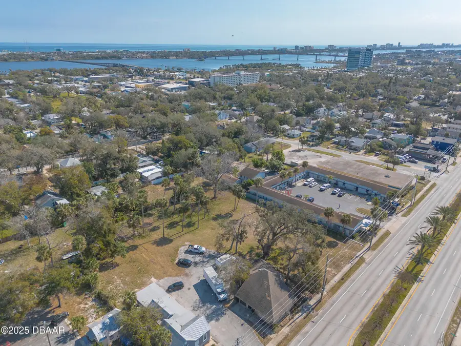 629 N Ridgewood Avenue, Daytona Beach, FL 32114 - #3
