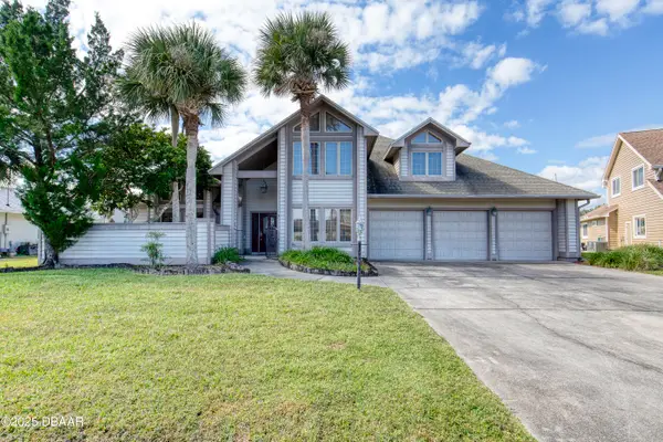 7 Chinook Court, Palm Coast, FL 32137