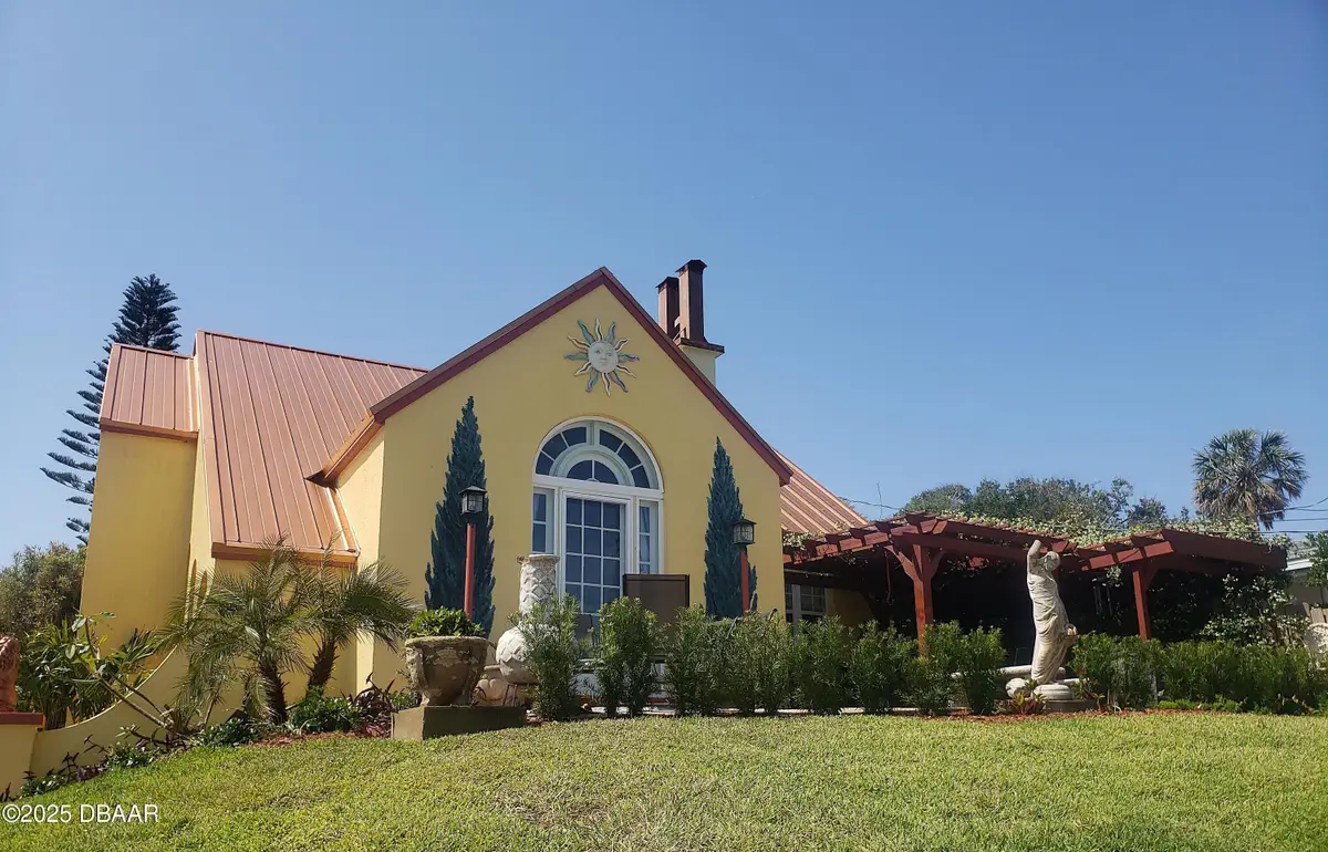 330 Bostwick Avenue, Daytona Beach, FL 32118 - Image #1