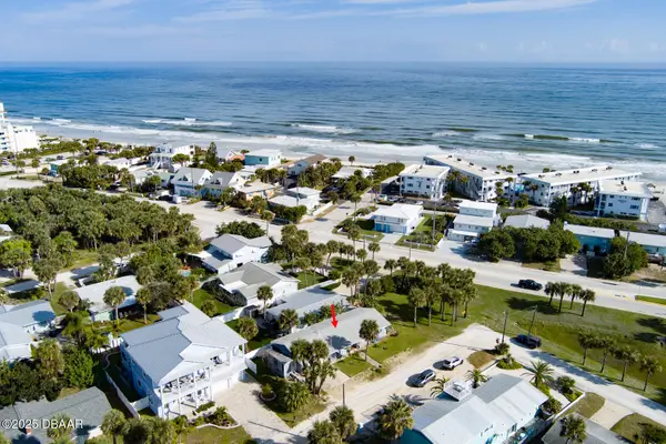 922 Locust Street, New Smyrna Beach, FL 32169