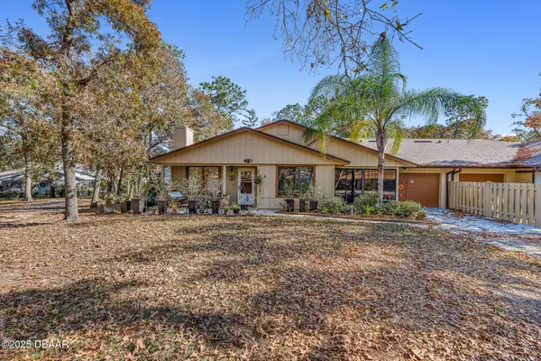 6 Lakepoint Circle, Port Orange, FL 32128