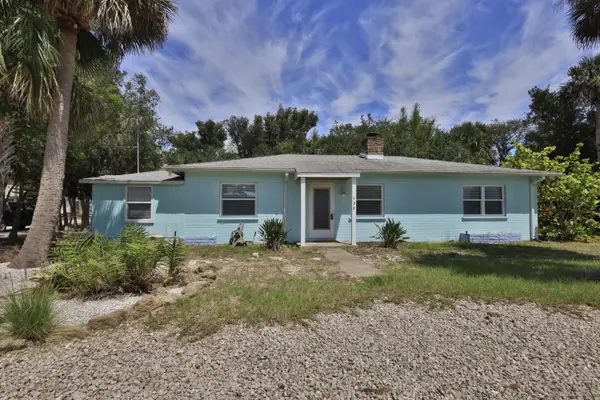 705 N Peninsula Avenue, New Smyrna Beach, FL 32169