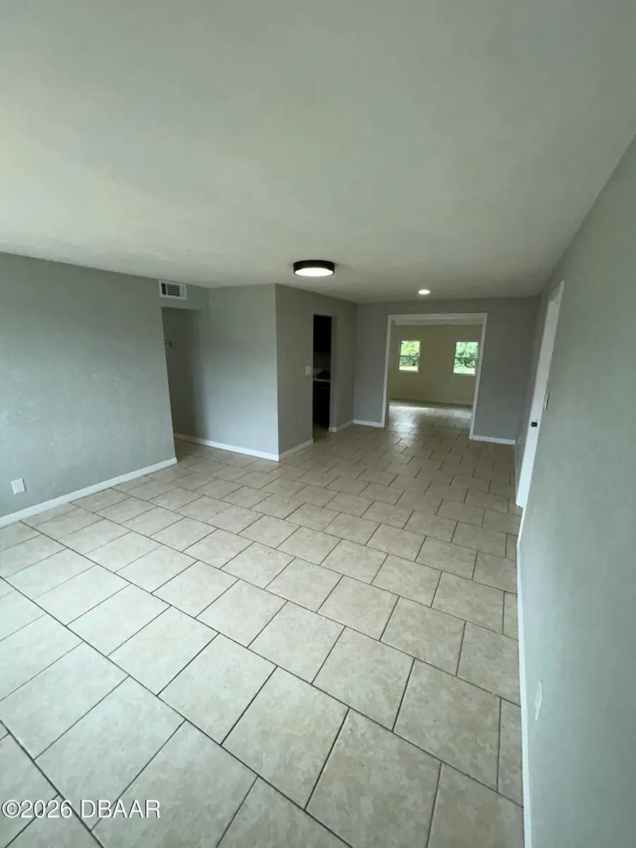 912 Derbyshire Road, Daytona Beach, FL 32117 - Image #2