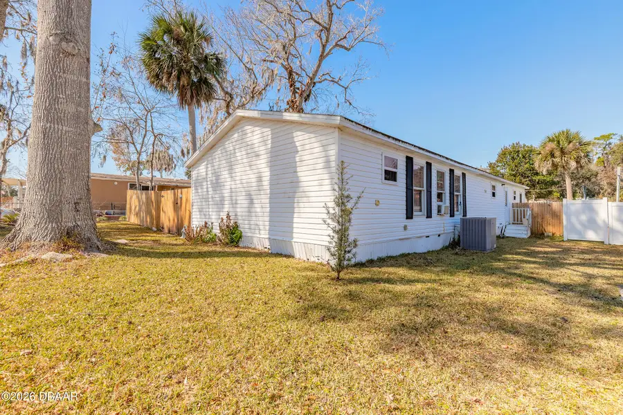 1058 N Green Acres Circle, South Daytona, FL 32119 - Image #3