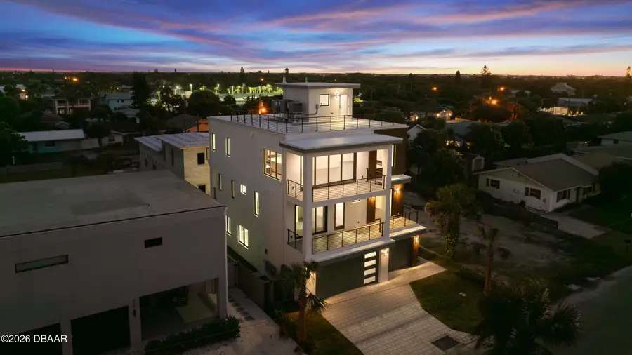 427 Columbus Avenue, New Smyrna Beach, FL 32169 - #3