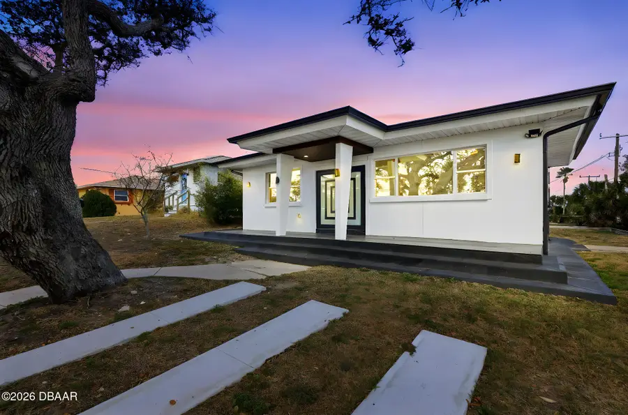 2061 S Peninsula Drive, Daytona Beach, FL 32118 - #2