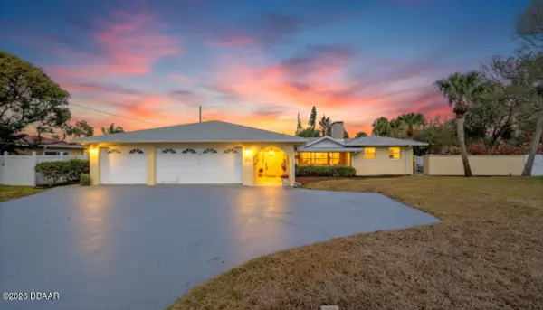 1124 N Halifax Avenue, Daytona Beach, FL 32118