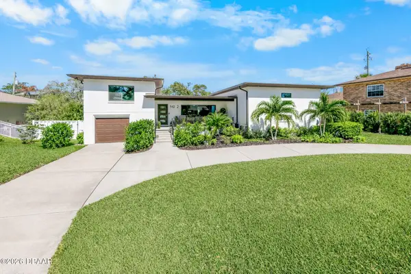 2 Pleasant View Circle, Daytona Beach, FL 32118