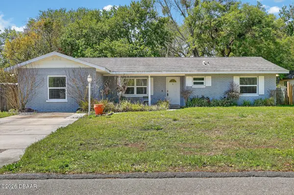 262 Clara Vista Street, DeBary, FL 32713