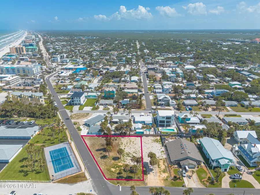 327 Due East Street, New Smyrna Beach, FL 32169 - #3