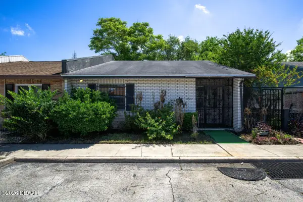 927 E Millard Court, Daytona Beach, FL 32117