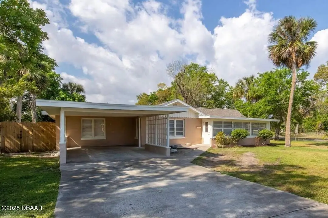 416 S Caroline Street, Daytona Beach, FL 32114 - #1
