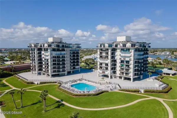 503 Causeway N #202, New Smyrna Beach, FL 32169