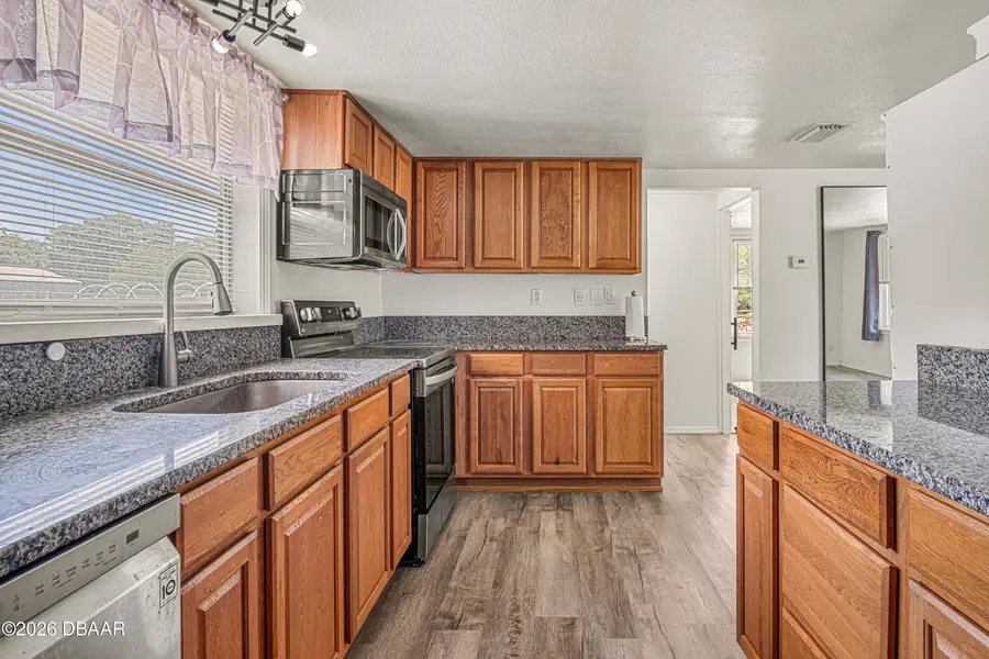 3545 Perkins Avenue, Mount Dora, FL 32757 - #2
