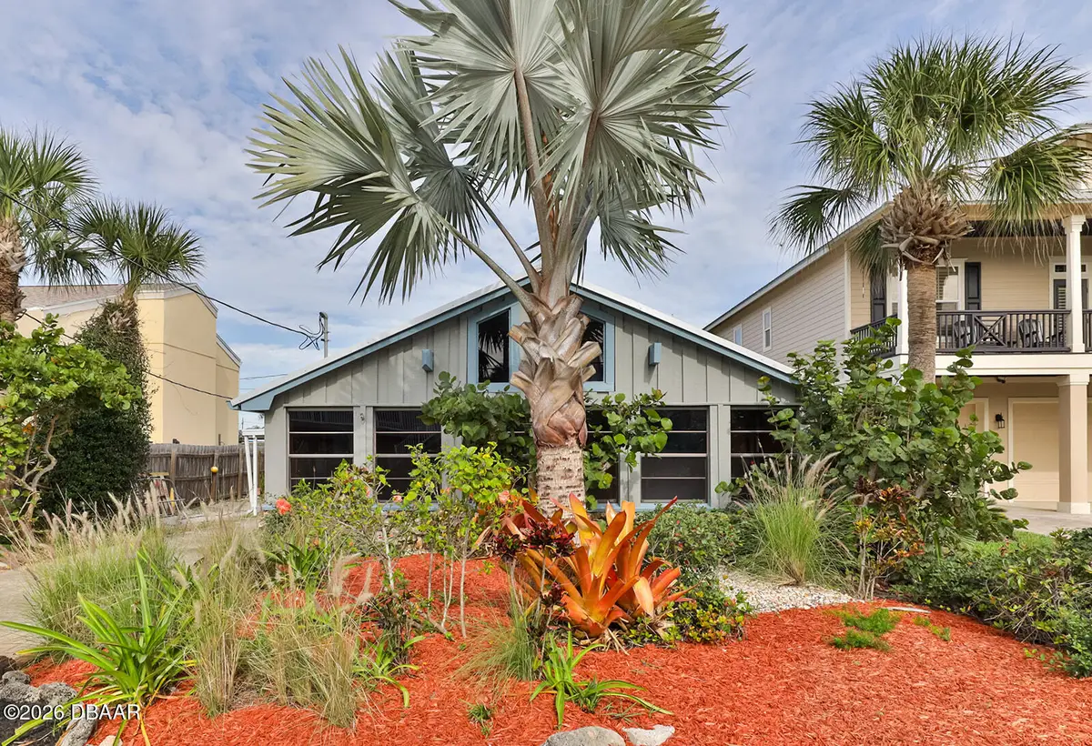 314 Due East Street, New Smyrna Beach, FL 32169 - #1