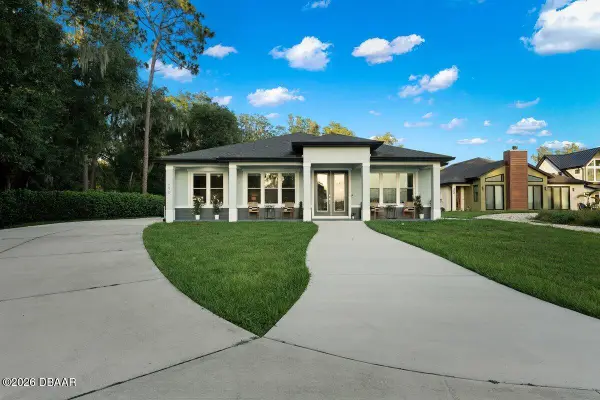 590 W Lake Winnemissett Drive, DeLand, FL 32724