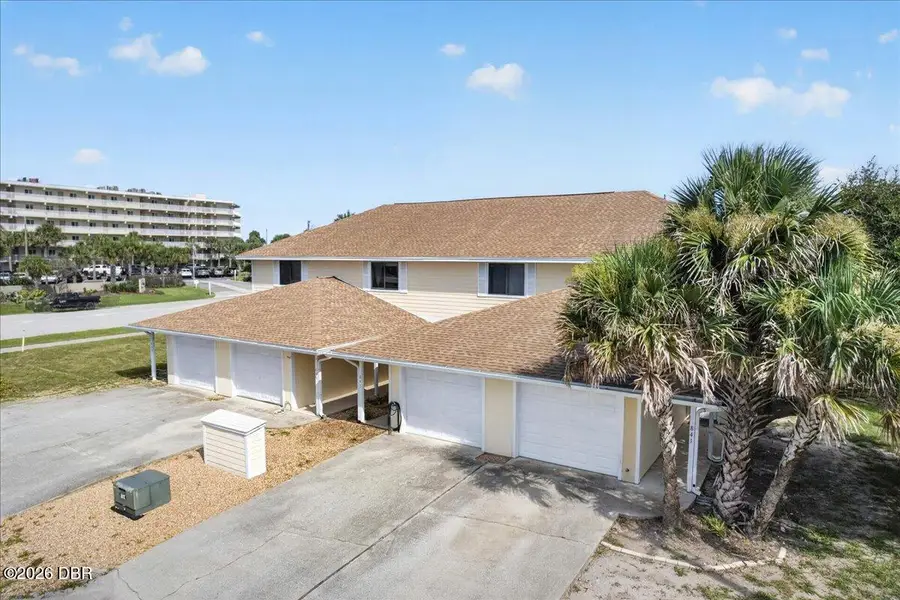 841 E 14th Avenue, New Smyrna Beach, FL 32169 - #2