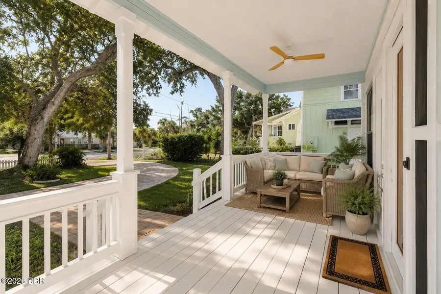 410 S Peninsula Avenue, New Smyrna Beach, FL 32169 - #3