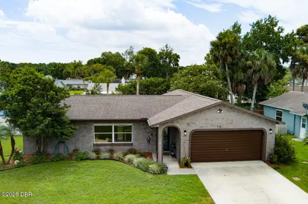 16 Laurel Oaks Circle, Ormond Beach, FL 32174