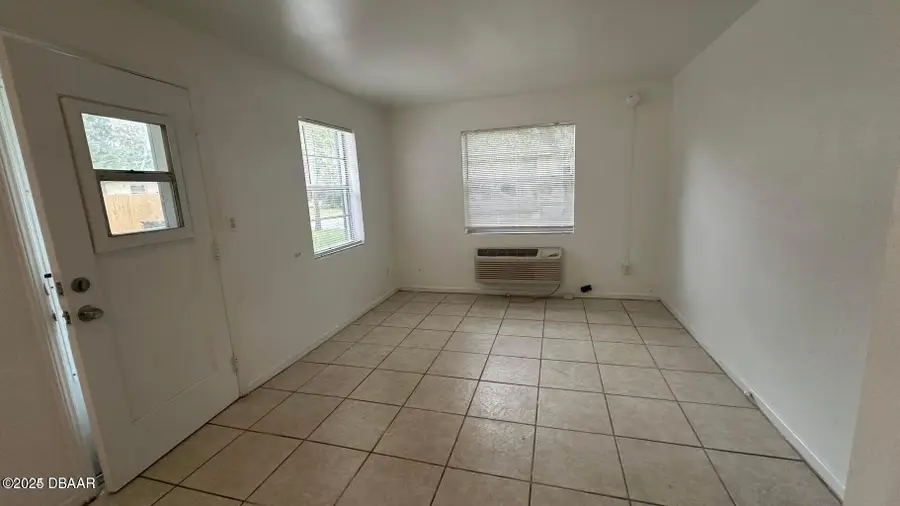 909 Winchester Street, Daytona Beach, FL 32114 - #3
