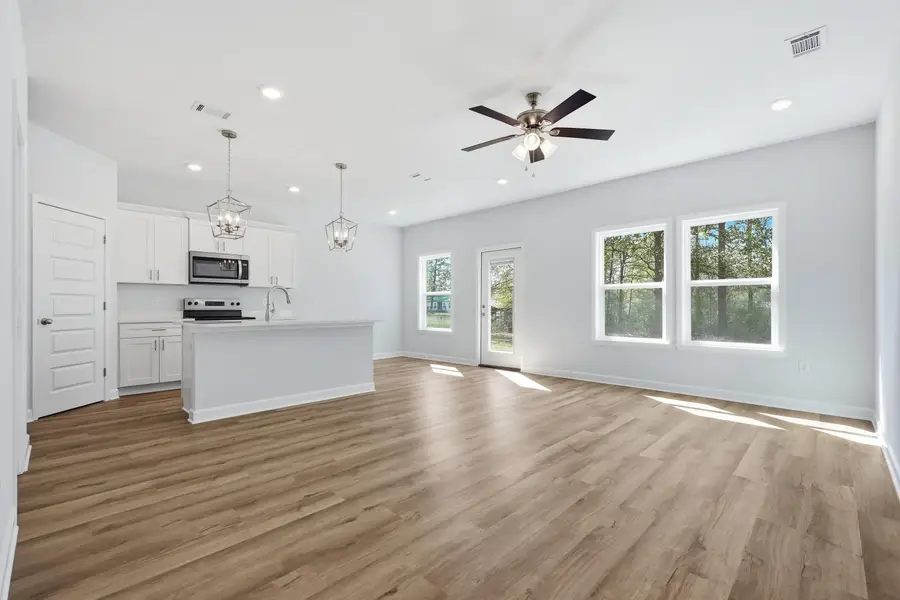 6134 Clover Street, Crestview, FL 32539 - #3