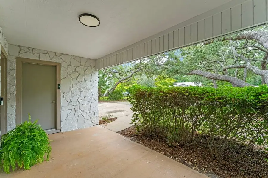 606 E Greenwood Cove, Niceville, FL 32578 - #3