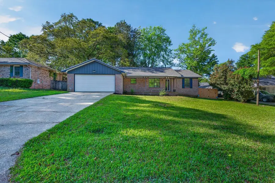 121 Campbell Avenue, Crestview, FL 32536 - #3