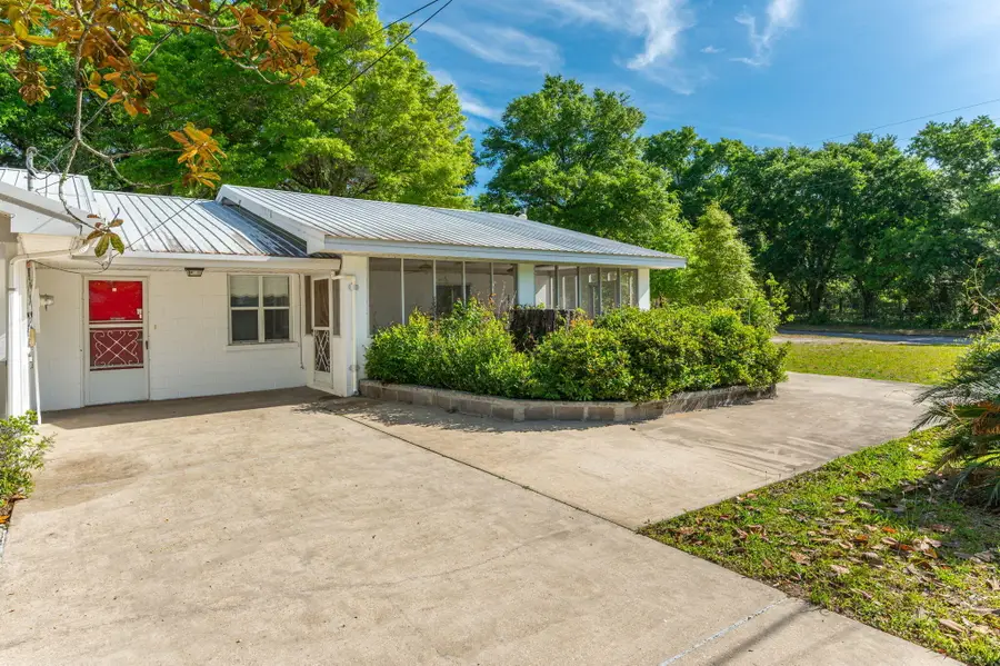 578 E Williams Avenue, Crestview, FL 32539 - #2