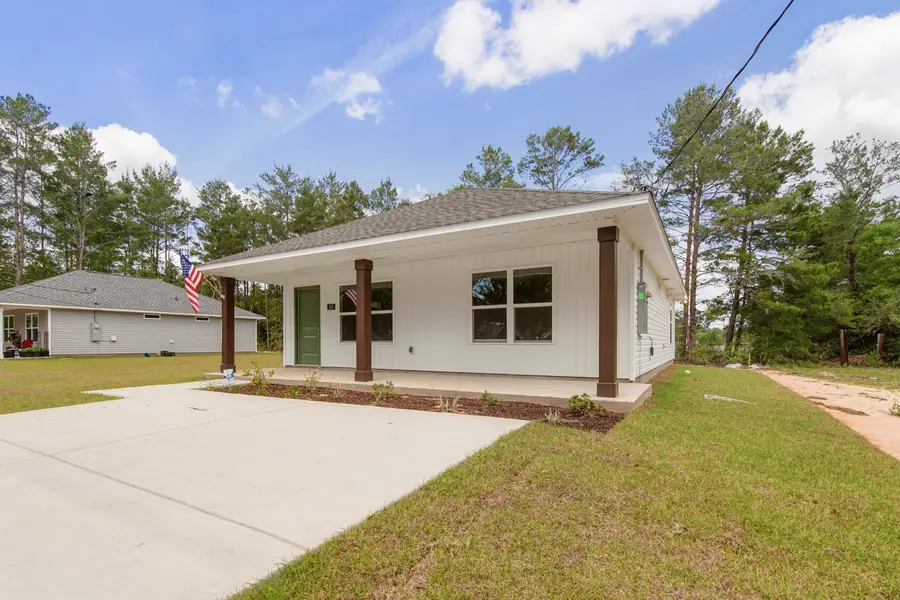 158 W Honeysuckle Street, Defuniak Springs, FL 32433 - #3