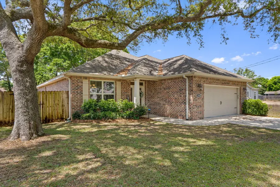 1560 Hickory Street, Niceville, FL 32578 - #3
