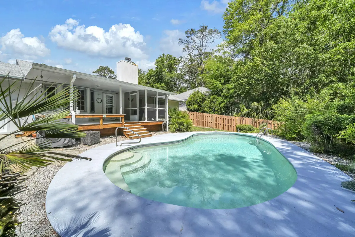 521 Maple Avenue, Niceville, FL 32578 - #1