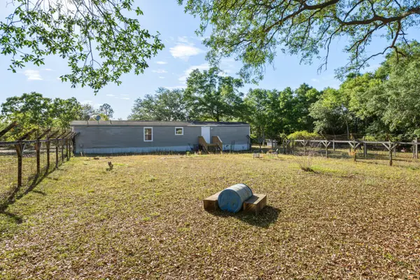 4249 Barlow Road, Crestview, FL 32536