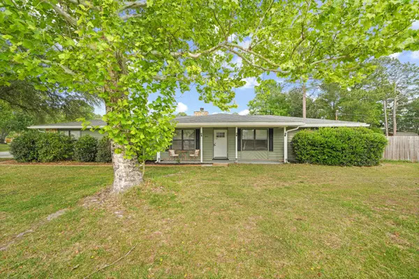 3014 Bob White Drive, Mary Esther, FL 32569